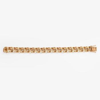An 18K gold Bismarck bracelet. Swedish marks.