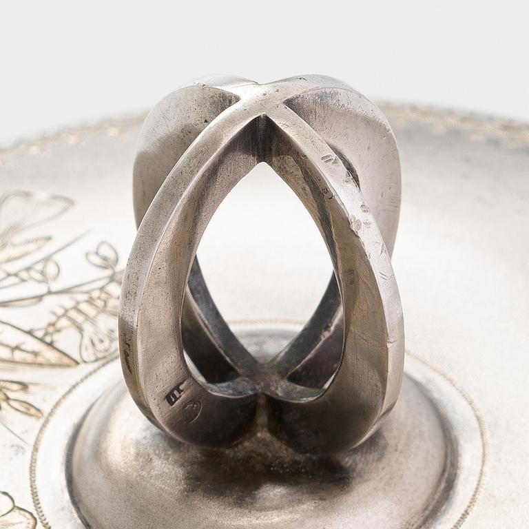Petr Chumakov, dryckeskanna, silver och förgyllt silver, Moskva 1895.