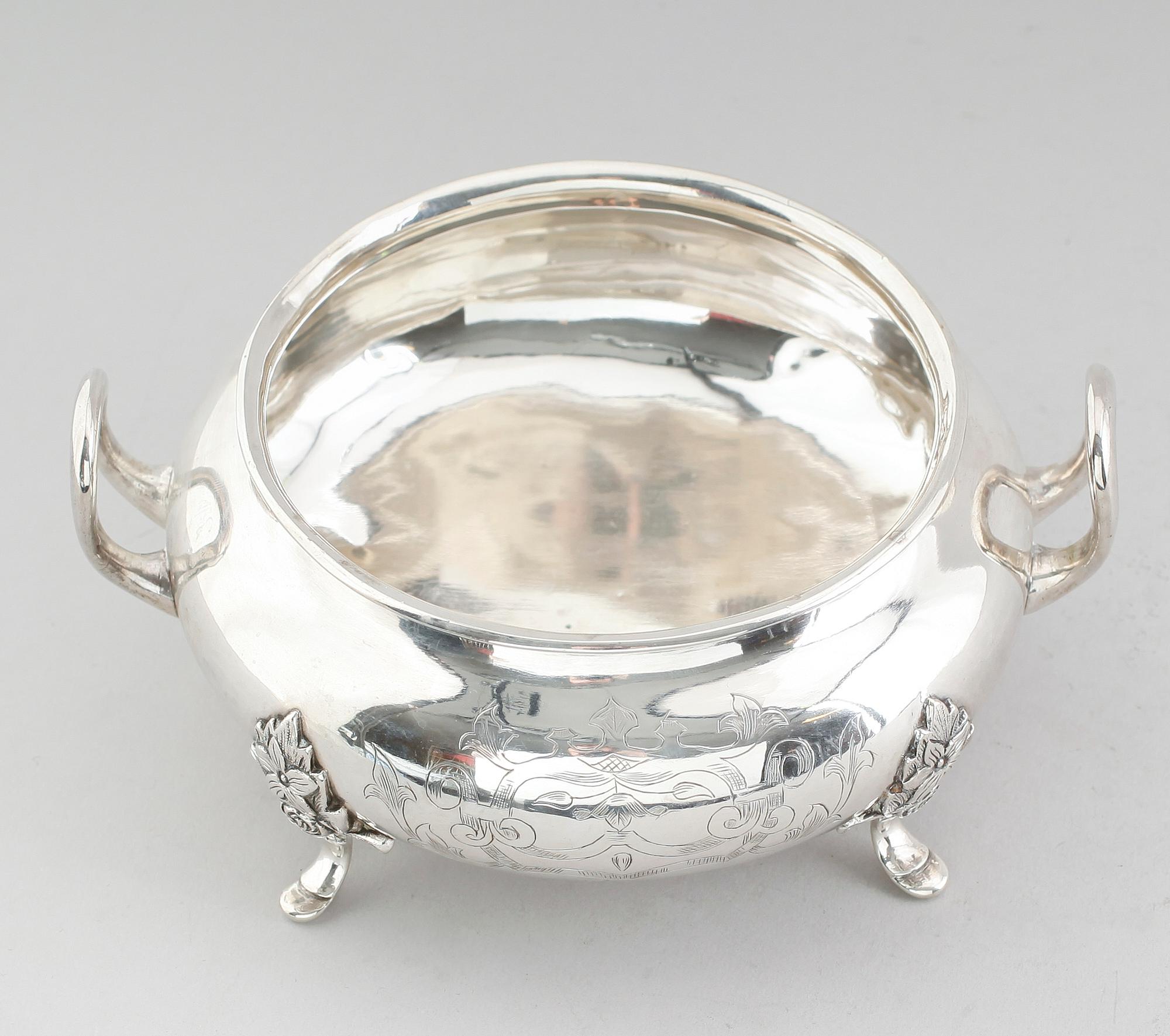 SKÅL, silver, Michelsen, Danmark. Vikt ca 341 g.