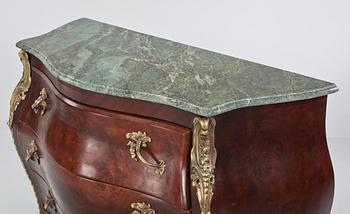 BYRÅ, rokokostil, 1900/2000-tal.