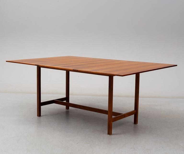 A second half of the 20th century dining table by Karl Erik Ekselius for JOC, Vetlanda.