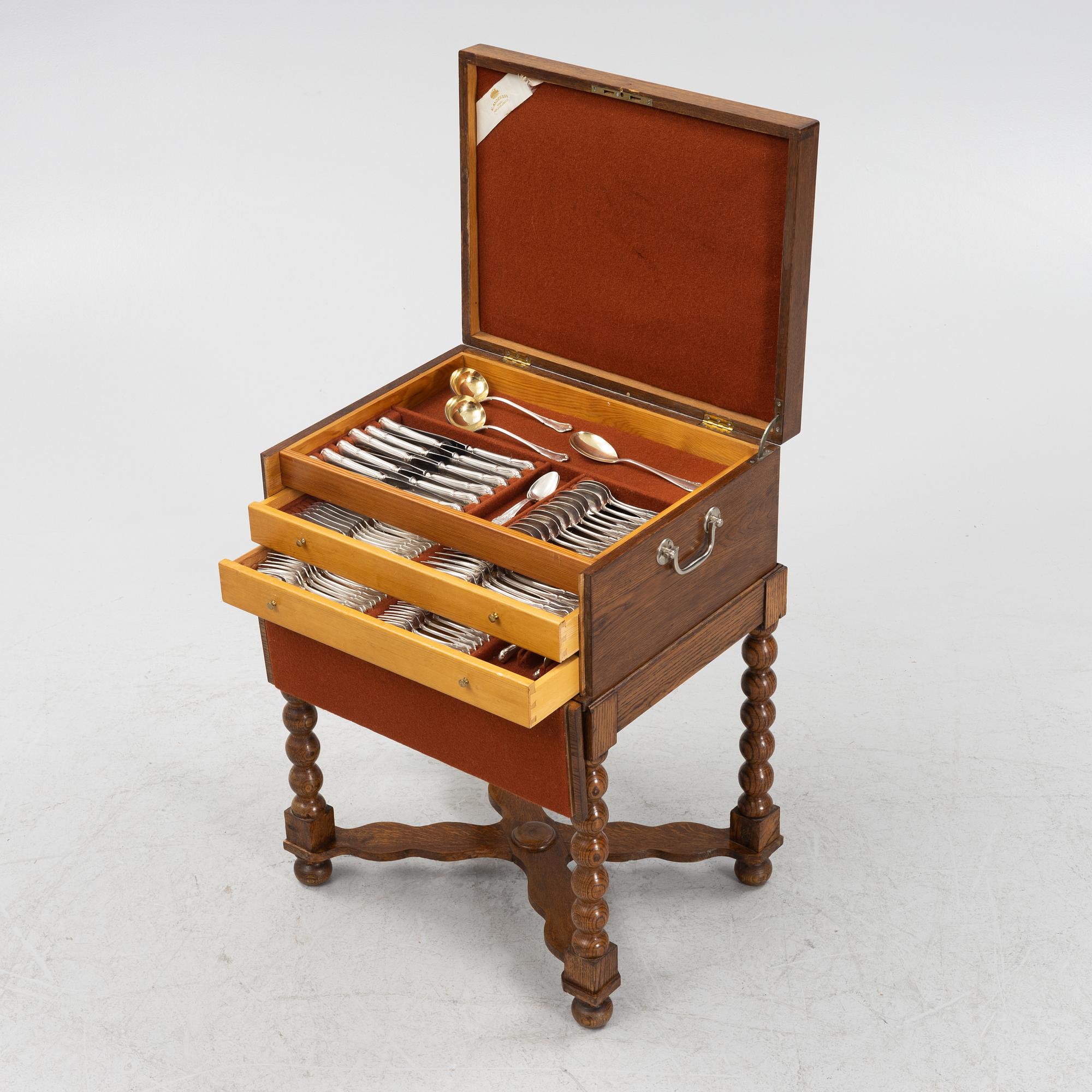 Besticksuppsättning med schatull, 126 delar, svenska importstämplar, K. Andersson, Göteborg, 1867 - 1933.