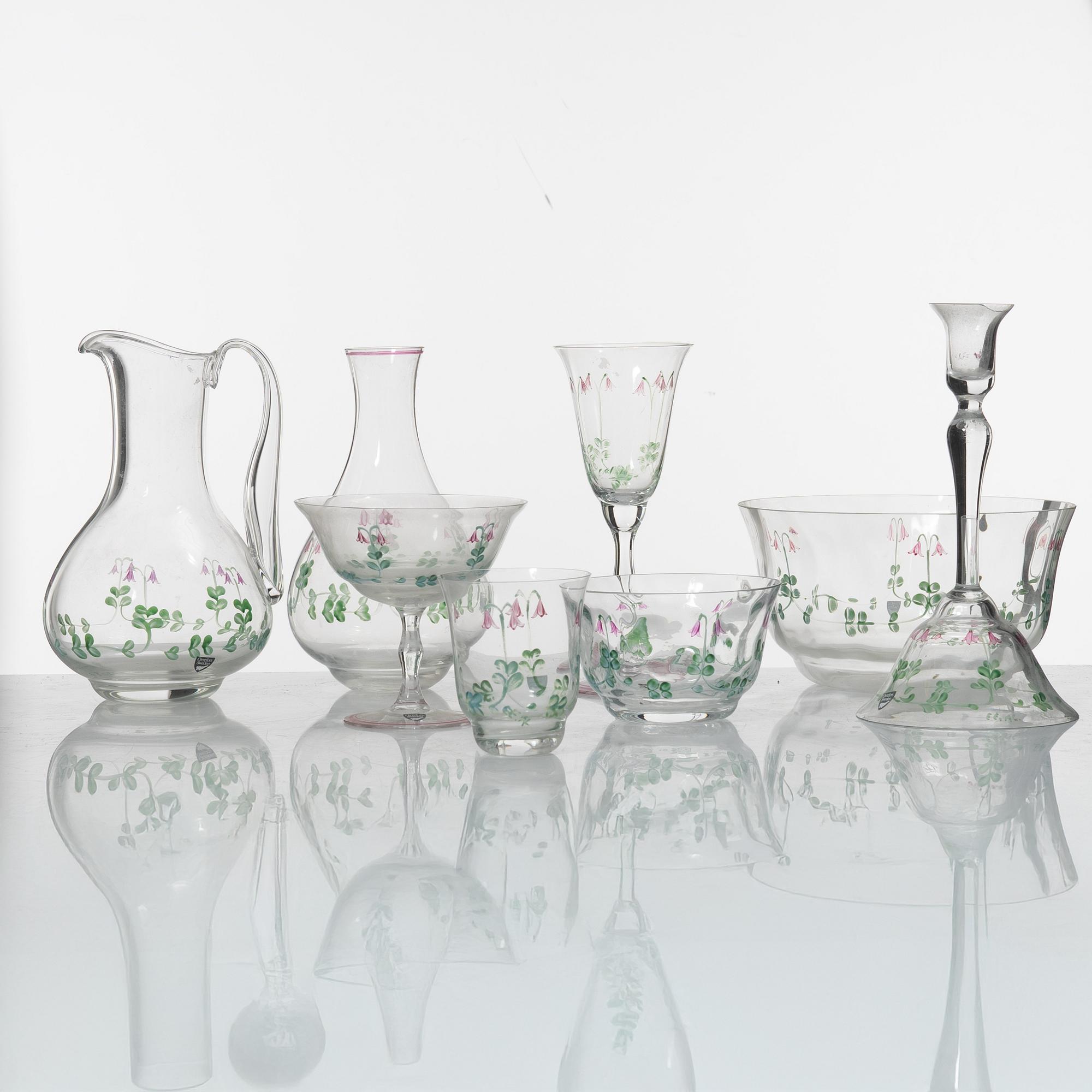 Eva Englund, a 27-piece 'Linnea' glass service, Orrefors.