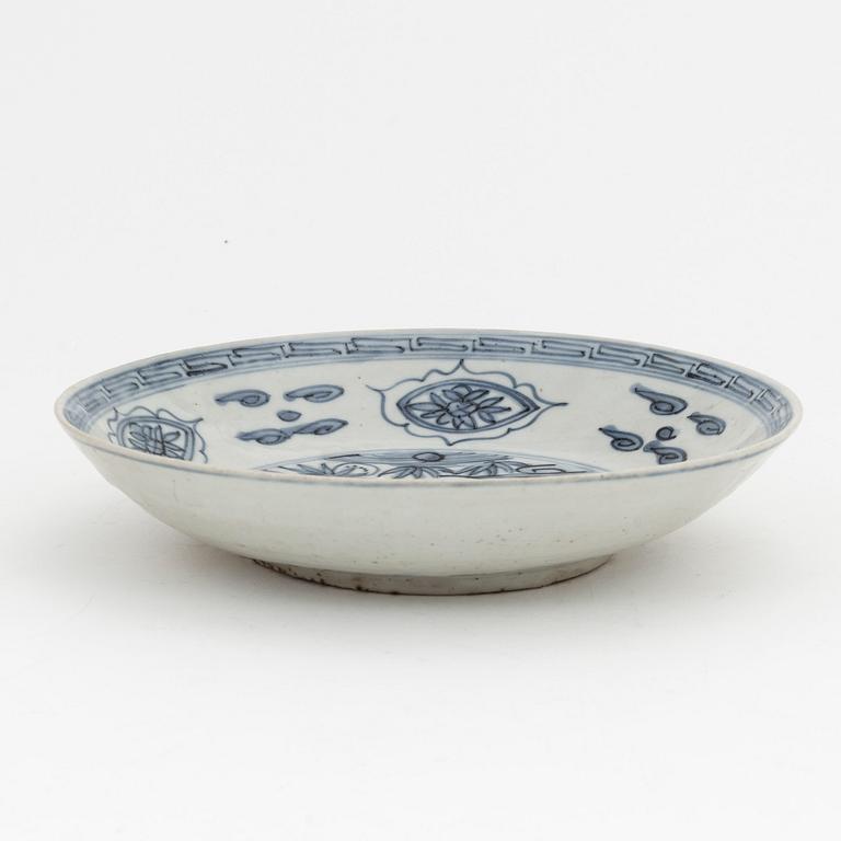 A blue and white Swatow dish, Ming dynasty.