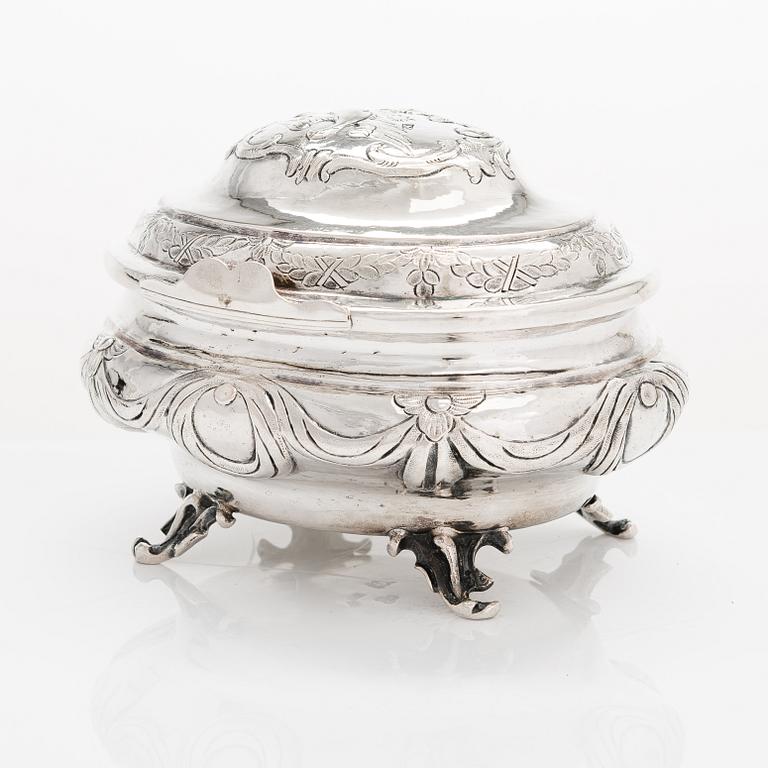 A Russian silver sugar casket, maker's mark of Stepan Savelyev, Moscow 1787.