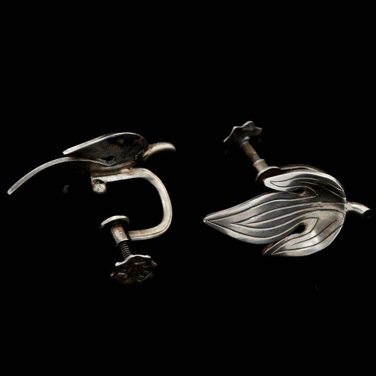 HALSBAND samt ÖRHÄNGEN, ett par, silver, Stigbert, Stockholm, 1948. Vikt 47 g.