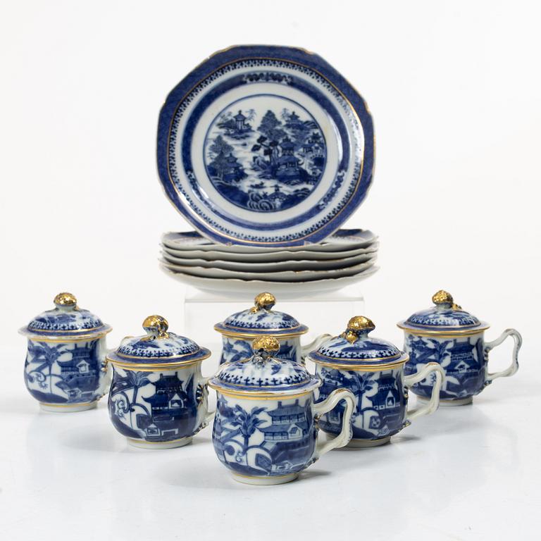 Service pieces, 12 pieces, company porcelain. Qing dynasty, circa 1800.