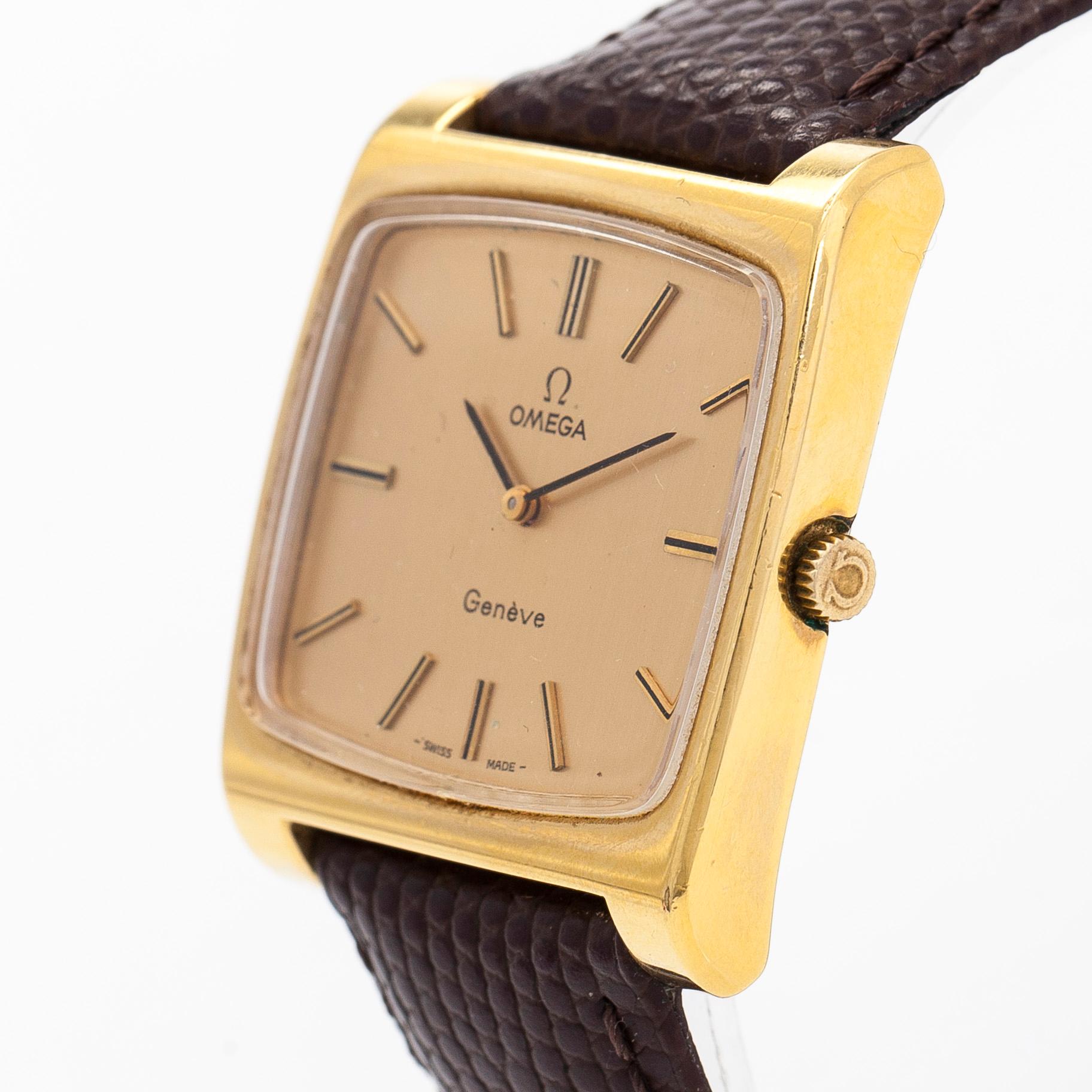 Omega, Genève, rannekello, 34 x 30 (36) mm.