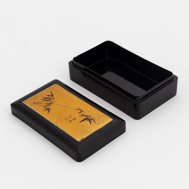 Ask, lackarbete, Japan, omkring 1900.