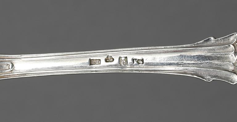 SOPPSLEV samt DESSERTSKEDAR /TESKEDAR, 1+3 "Olga", Kristianstad, 1855 och 1888. Vikt ca 308 gram.