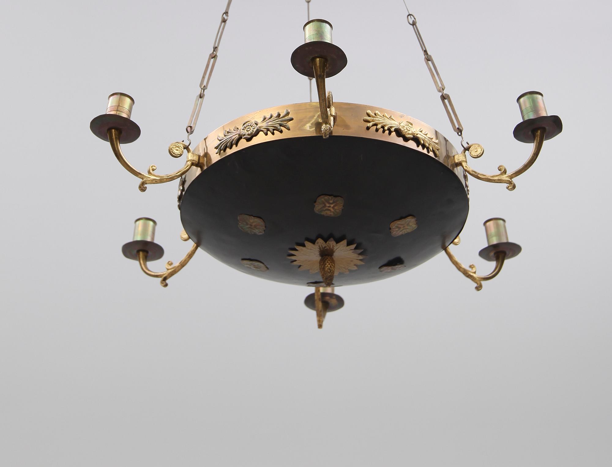 TAKAMPEL, empirestil, 1900-tal. Höjd ca 70 cm.