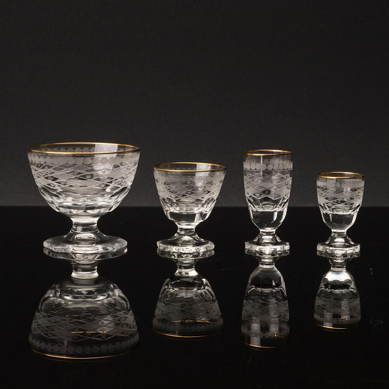 SERVIS, ca 93 delar, NGS Kosta glassliperi 1900-talets första hälft.
