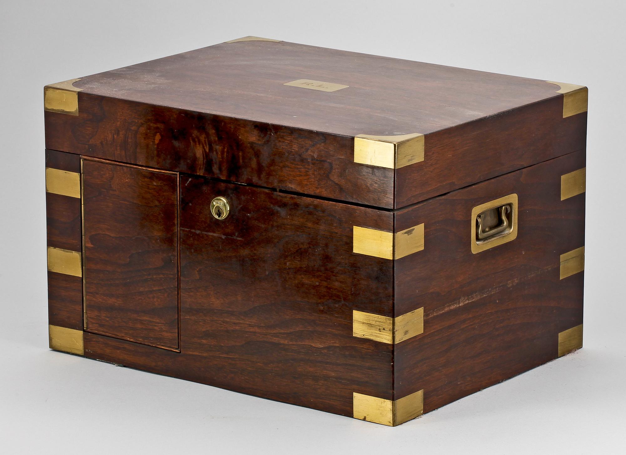 HUMIDOR, Benson & Hedges, 1900-talets andra hälft.