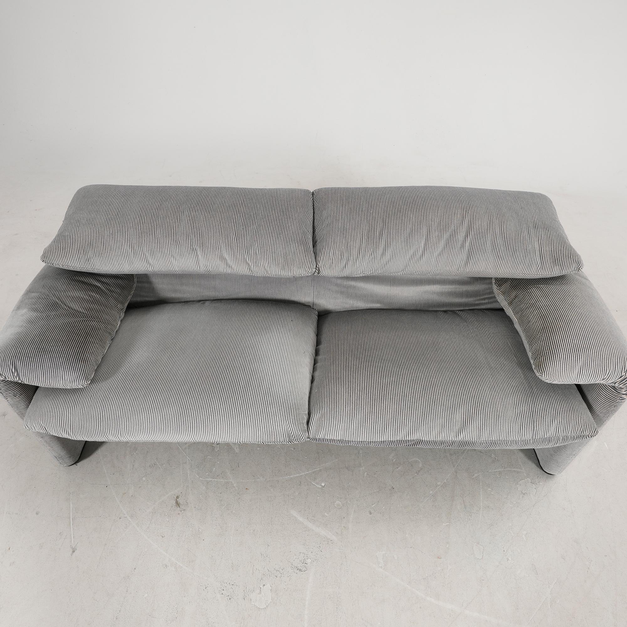 Vico Magistretti, soffa "Maralunga" Cassina Italien.