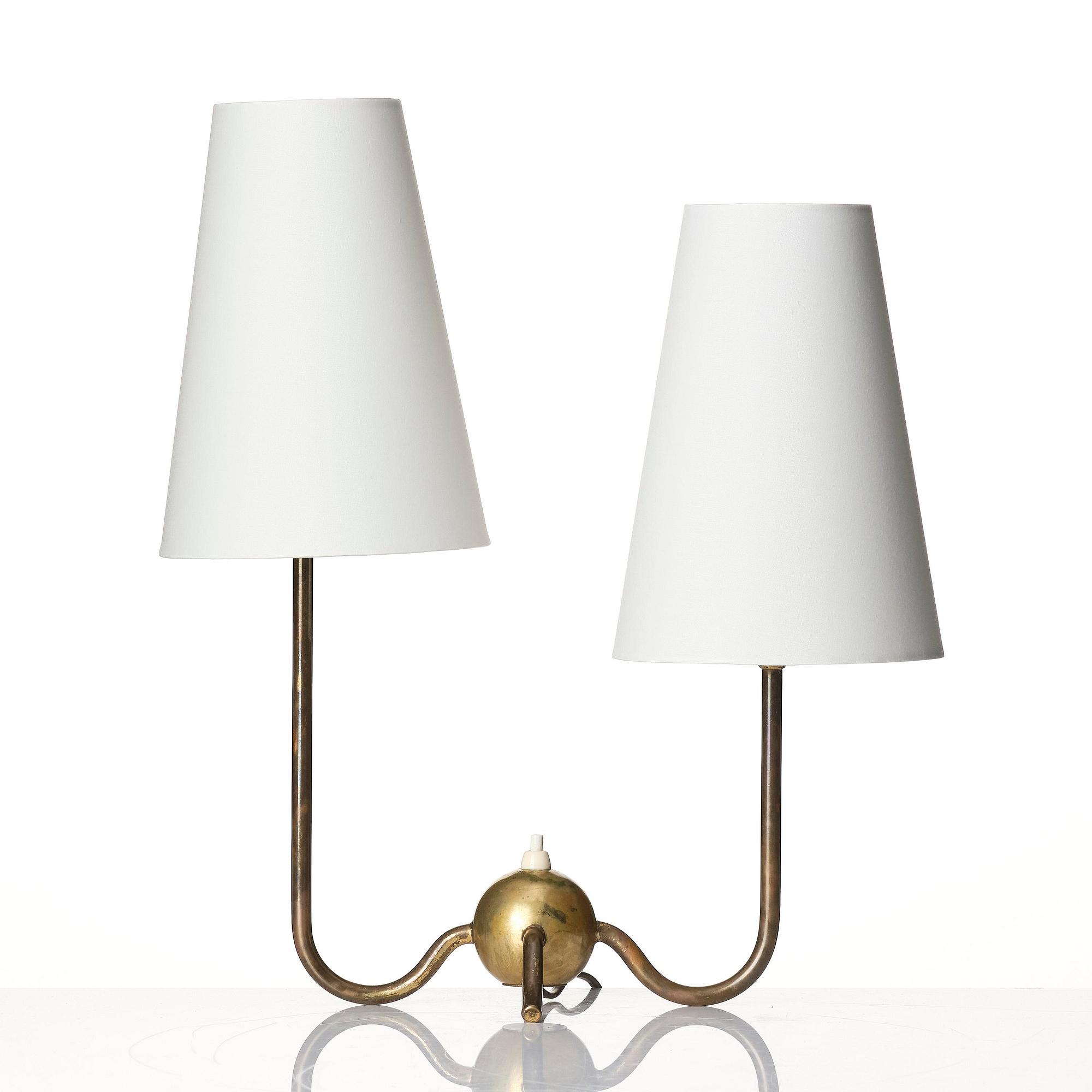 Harald Notini, bordslampa, modell "15439", Arvid Böhlmarks Lampfabrik, Stockholm, 1940-tal.