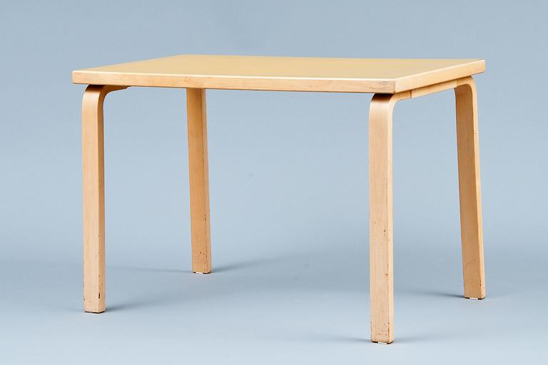 Alvar Aalto, BORD MED  4 STOLAR Nr 612.