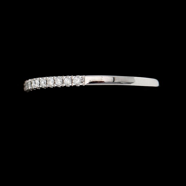 RING, 14k vitguld, diamanter tot ca 0.20 ct.