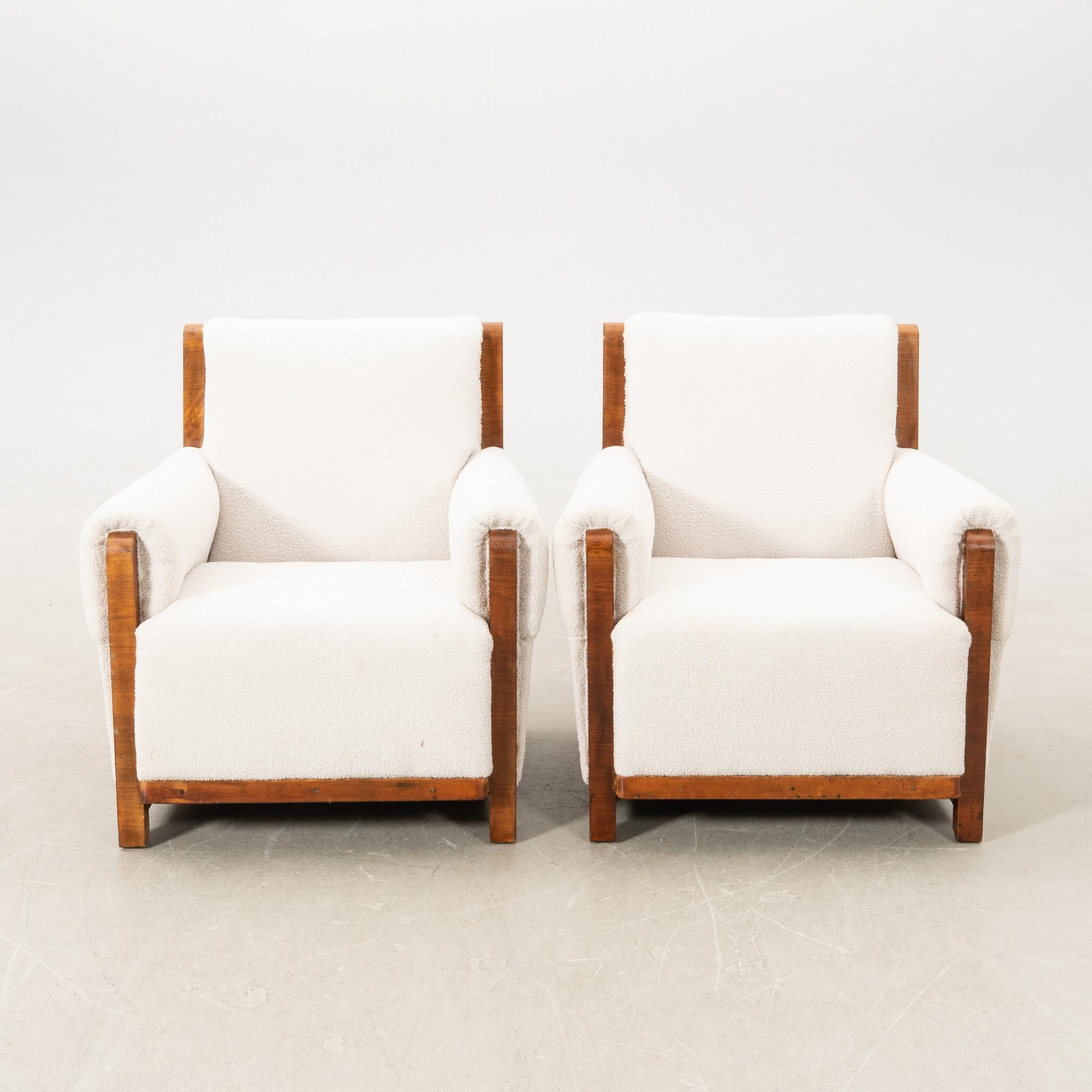 Armchairs, a pair from the first half of the 20th century.