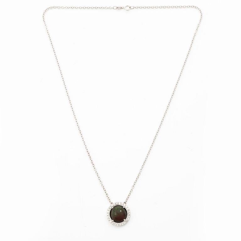 Necklace 18K white gold with an opal and eight-cut diamonds.