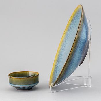 CARL-HARRY STÅLHANE, a unique stoneware dish and a bowl, Rörstrand, Sweden.