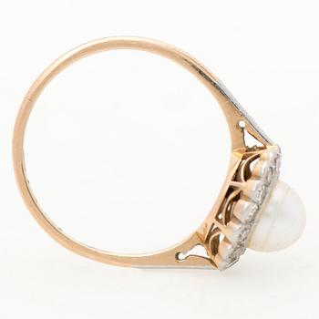 RING, odlad pärla, gammalslipade diamanter, 18K guld. Helsingfors 1937.