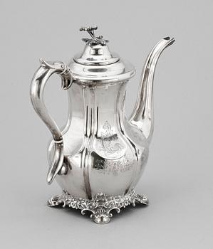 KAFFEKANNA, silver, nyrokoko, Carl Nyström, Stockholm 1856. Vikt ca 680 gram.