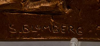 STIG BLOMBERG, skulptur, gulpatinerad brons, sign.