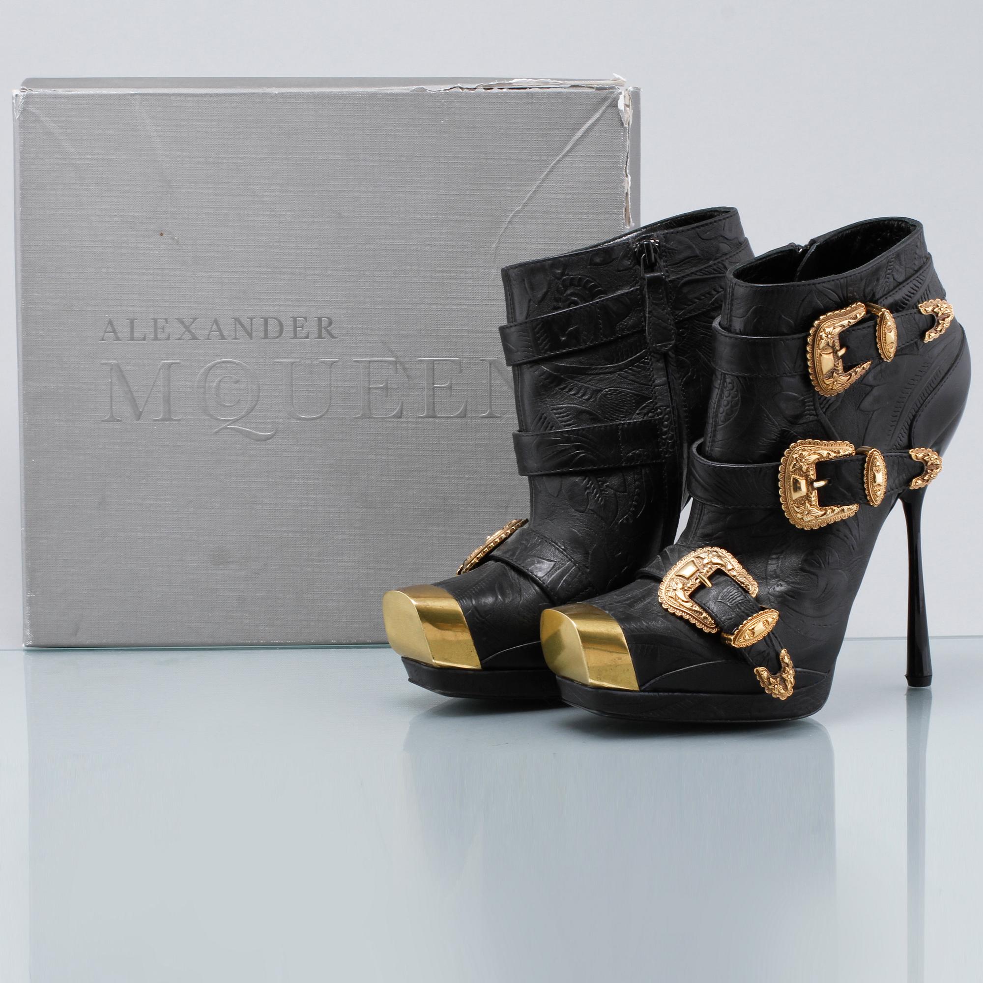 SKOR, ett par, Alexander McQueen.