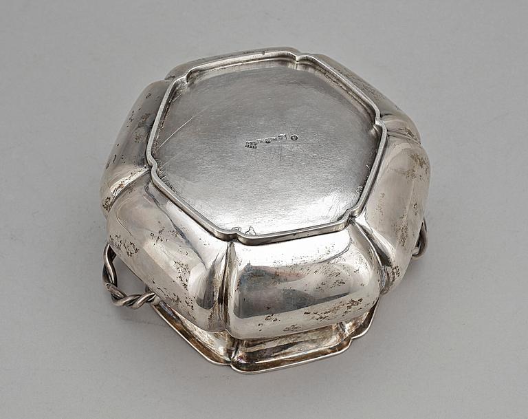 SKÅL, silver,  Carl Boianowski, S:t Petersburg, Ryssland 1865. Vikt 350g.