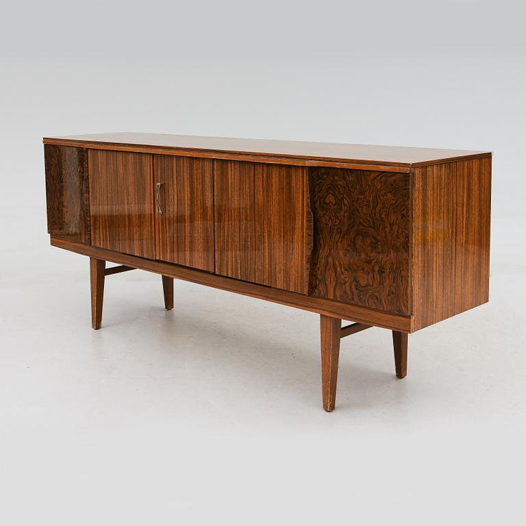 SIDEBOARD, Beautility, England, 1900-talets andra hälft.