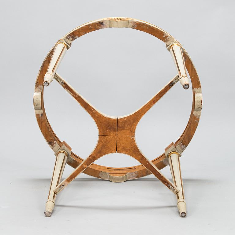A Gustavian style sofa and table from early 20th century.