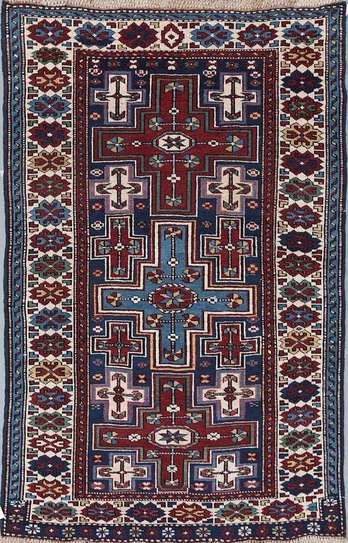MATTA, Antik/semiantik, Shirvan. Ca 145x95 cm.