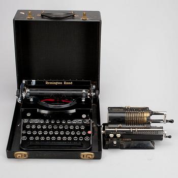 SKRIVMASKIN, Remington Rand, model 1 samt RÄKNEMASKIN, Aktiebolaget Original-Odhner Göteborg, M 602 nr 5. 1930-tal.