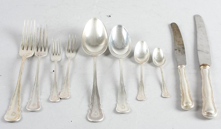 BESTICKSUPPSÄTTNING, silver, 242 delar, i schatull. "Chippendale", CG Hallberg, Stockholm, 1917.