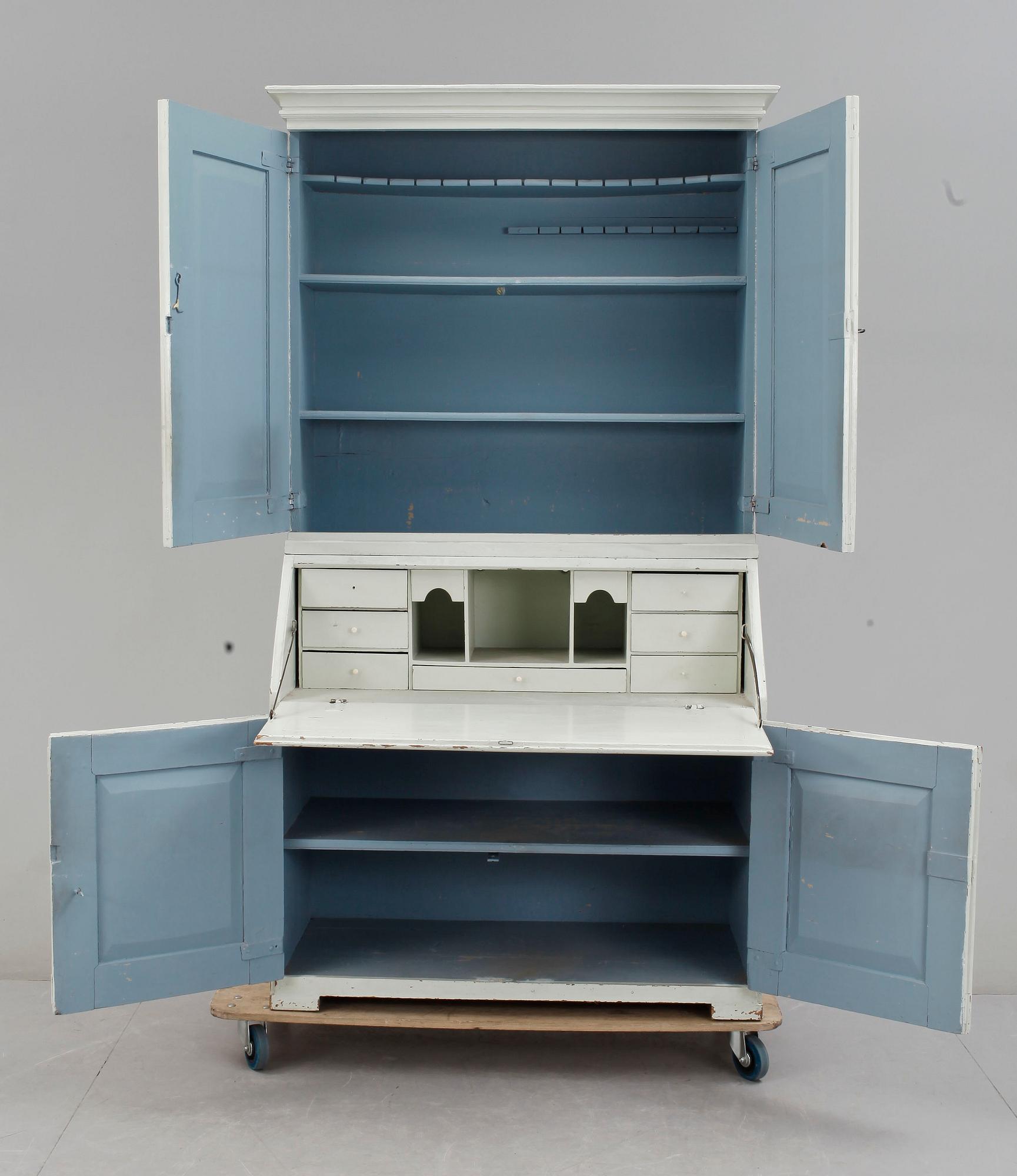 SKRIVSKÅP, gustaviansk, 1800-talets första hälft.