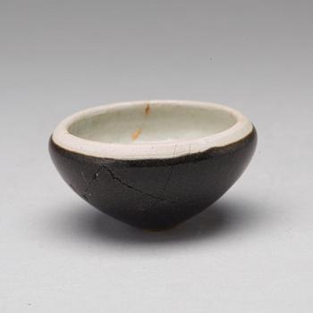 A brown glazed bowl, Song dynasty (960-1279).