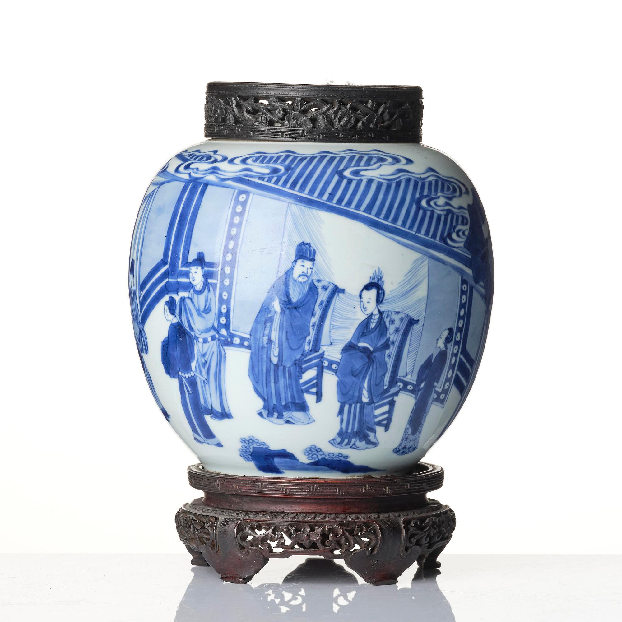 Urna, porslin. Qingdynastin, Kangxi (1662-1722).