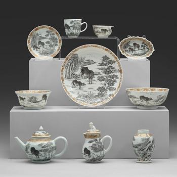 324. A grisaille and gold tea service, Qing dynasty, Qianlong (1736-1795). (17 pieces).