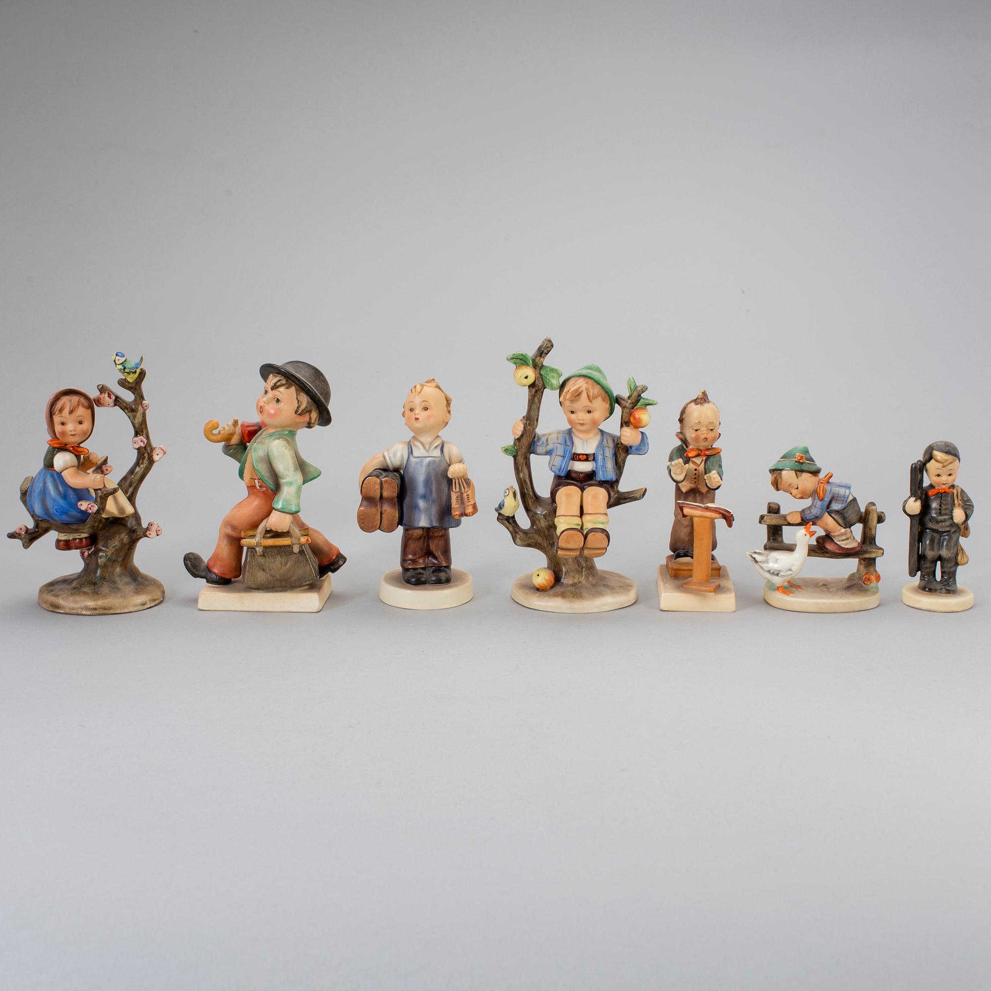 FIGURER, 7 st, porslin, Hummel, Goebel, 1900-talets andra hälft.