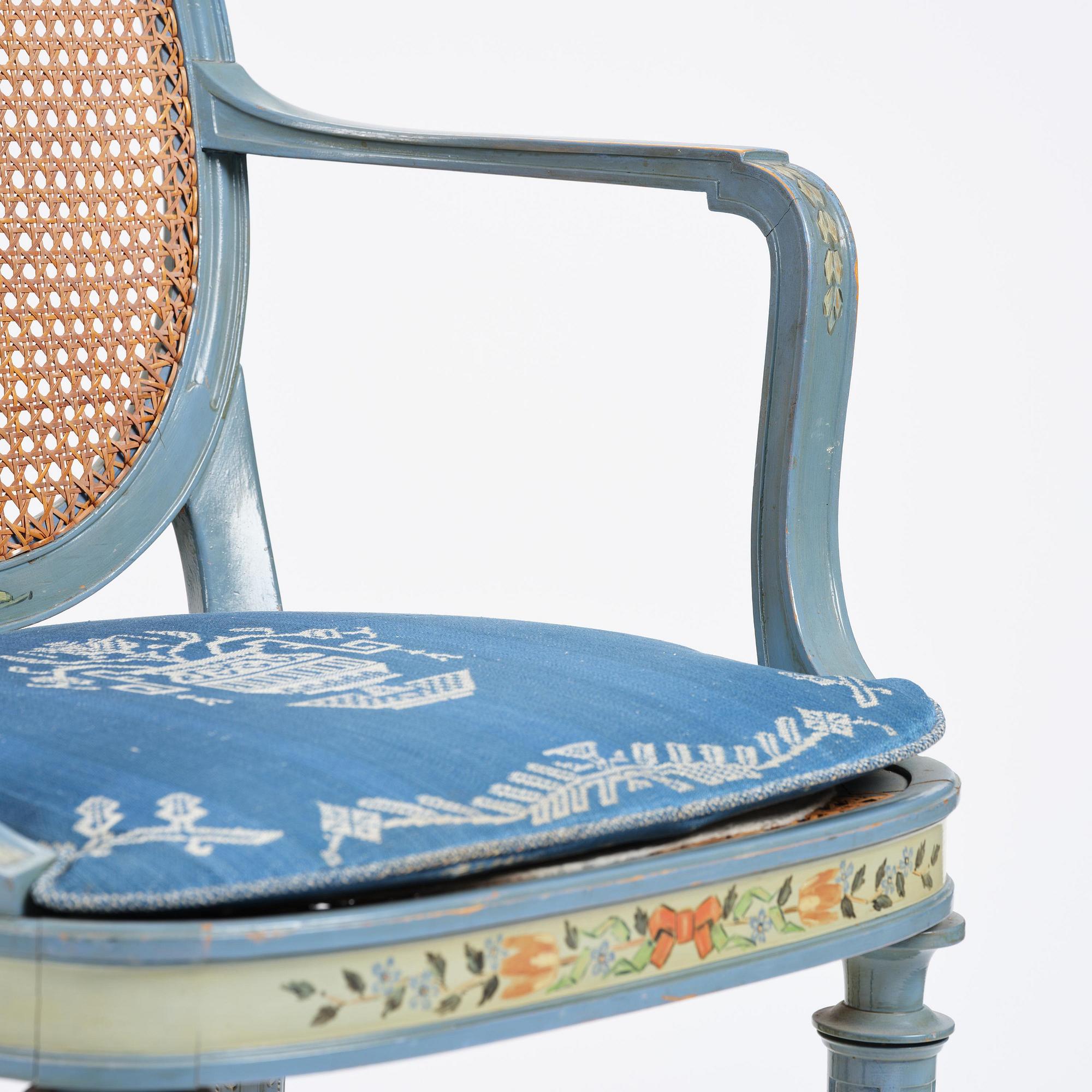 Carl Malmsten, a pair of Swedish Grace chairs, cabinetmaker Albin Johansson, Stockholm, for Villa Kvikkjokk, 1927.