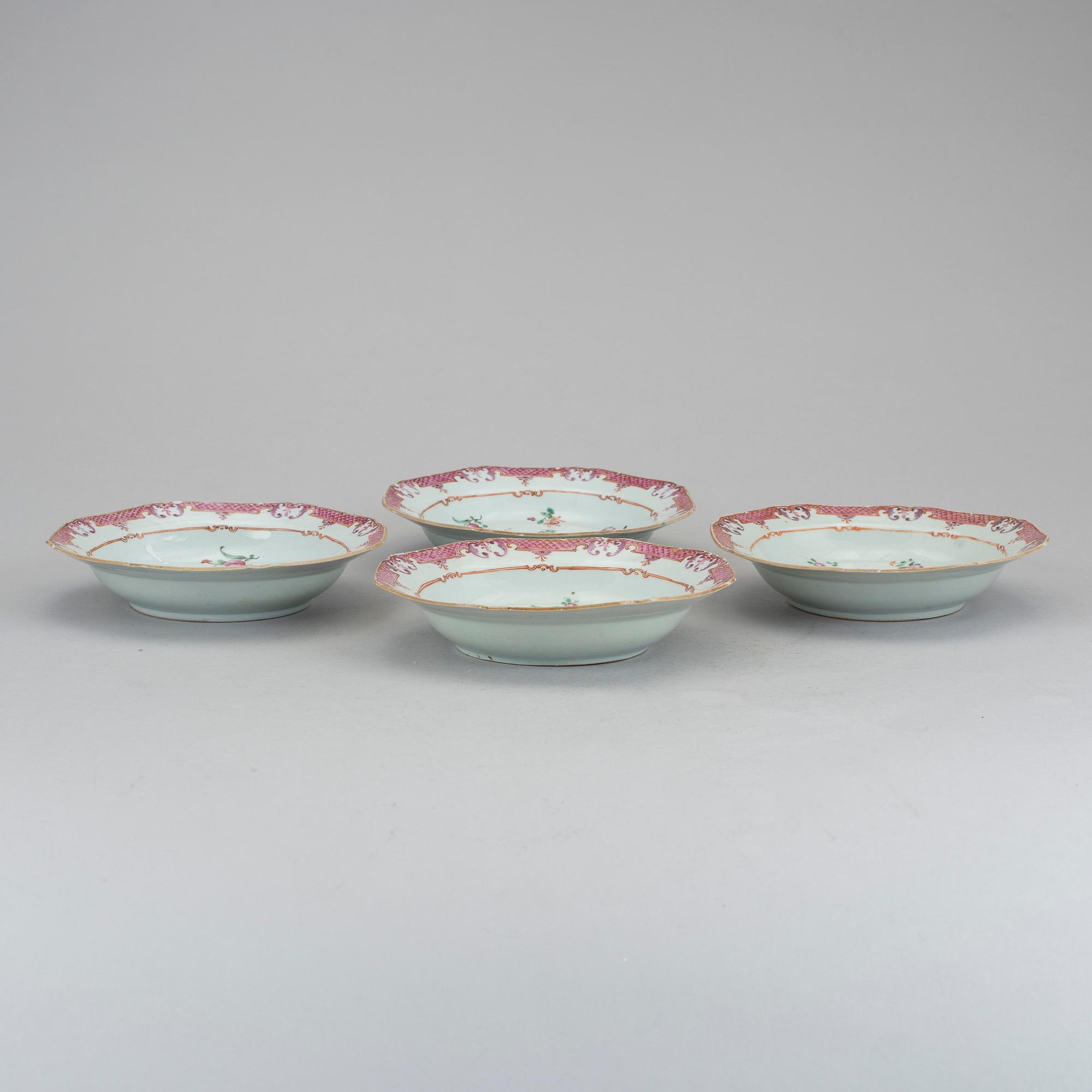 BÄRTALLRIKAR, 4 st. kompaniporslin, Kina, Qingdynastin, Qianlong (1736-95).