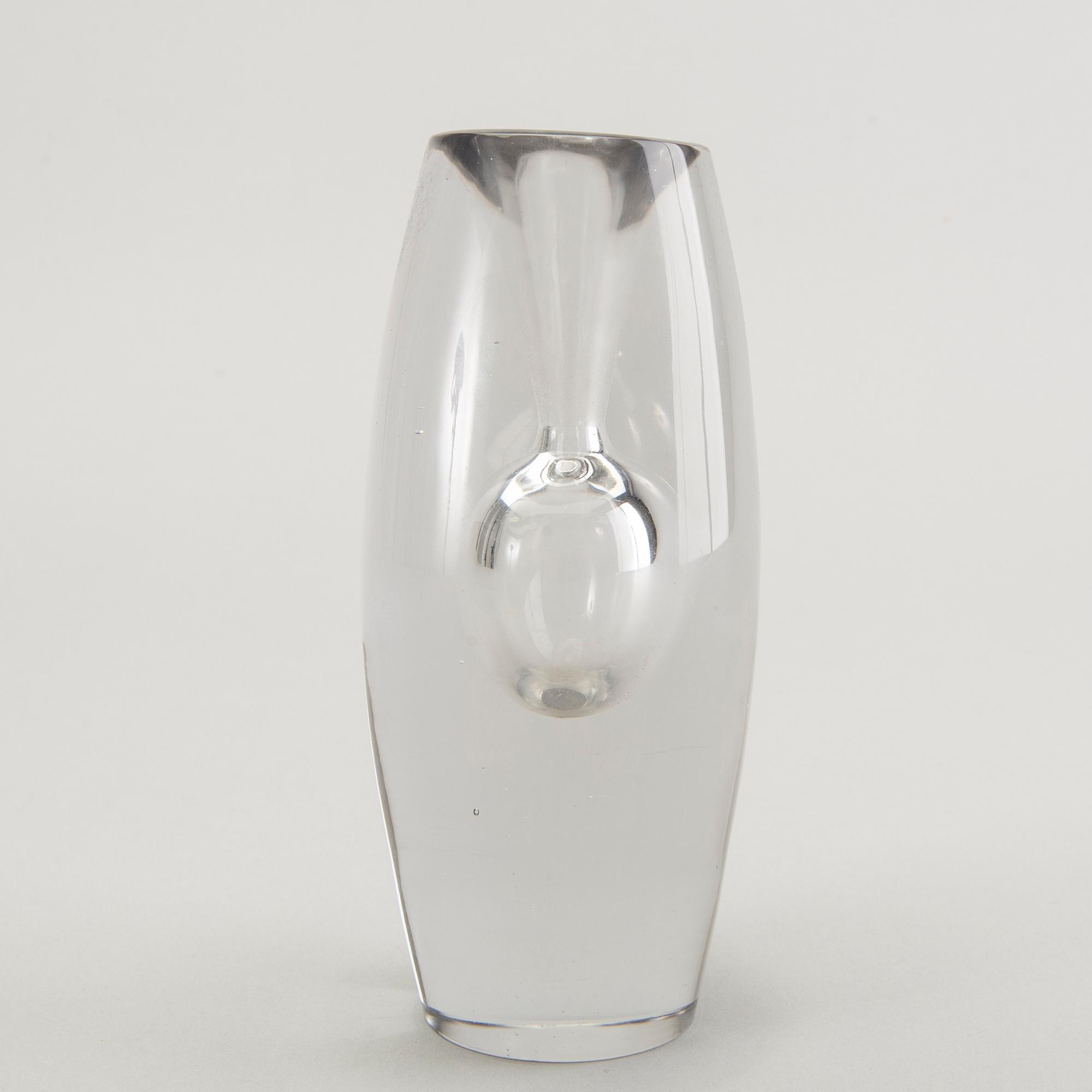 Tapio Wirkkala, a signed glass vase Iittala 55.