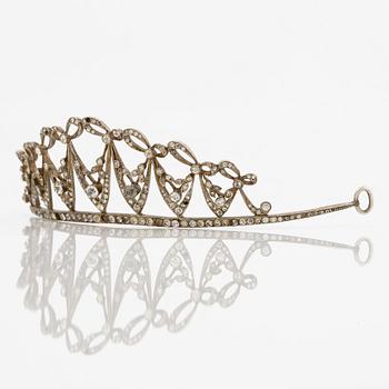 Diadem silver and paste.
