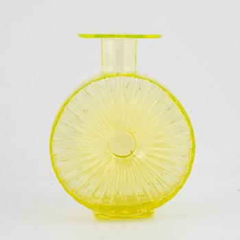 Helena Tynell,  flaska, "Solflaskan", Riihimäen Lasi Oy. I produktion 1964-1974.