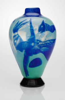 An Ulrica Hydman-Vallien glass vase, Kosta.