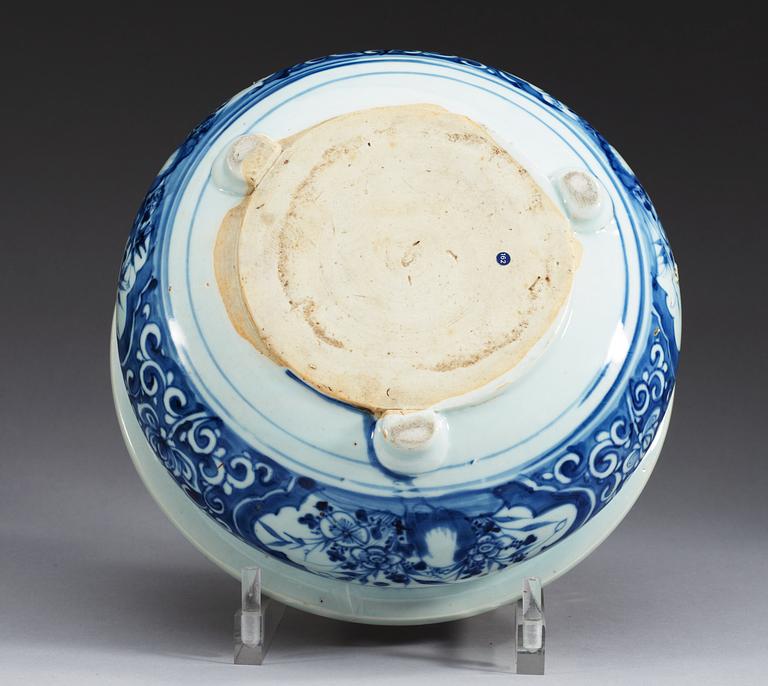 A blue and white tripod censer, Qing dynasty, early 18th Century.