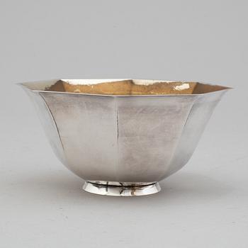 A Swedish mid 20th century parcel-gilt silver bowl, mark of CGH, Stockholm 1954.