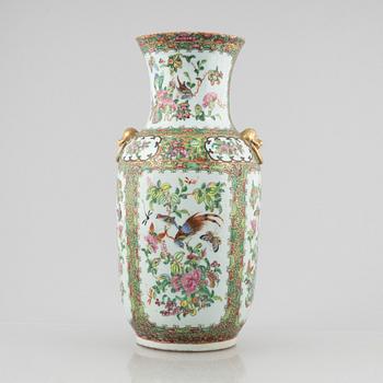 A porcelain vase, Canton, China, 19th century.