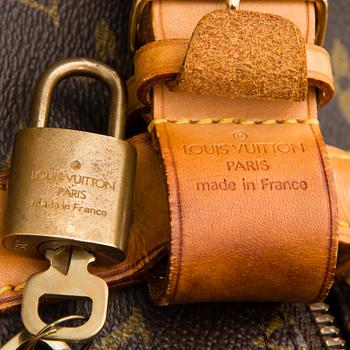 Louis Vuitton, A Monogram 'Keepall 50' weekendbag.