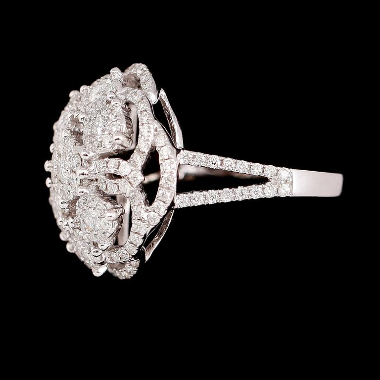 RING, 18 k vitguld, briljantslipade diamanter tot 1.52 ct.